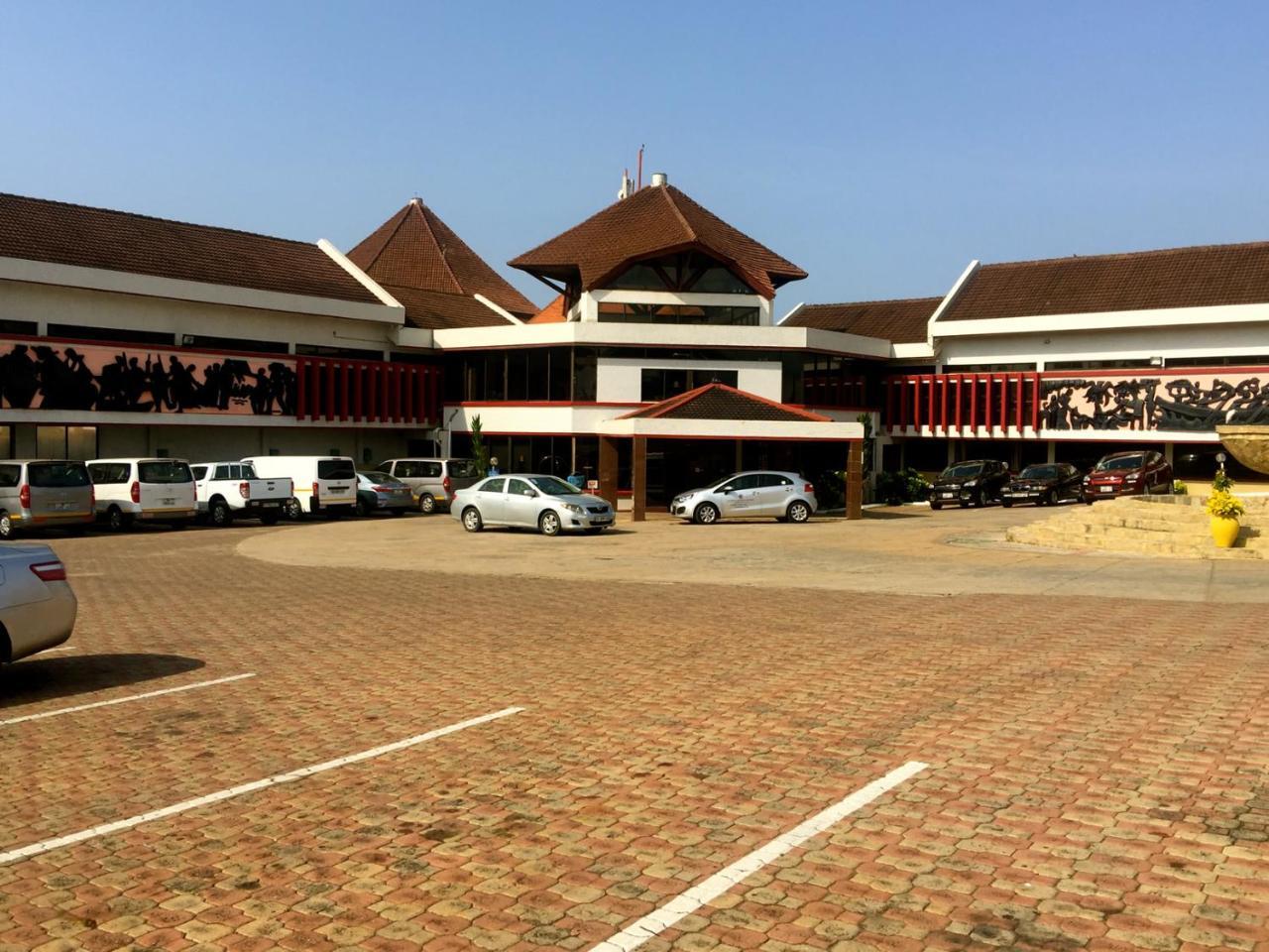 Elmina Beach Resort 외부 사진